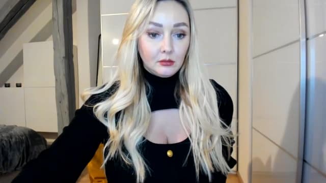 Gallery image thumbnail from Mi_Ha's myfreecams stream on, 11/17/2025, 21:25 image 17 of 20