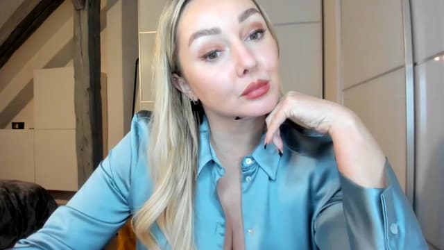 Gallery image thumbnail from Mi_Ha's myfreecams stream on, 11/18/2025, 20:15 image 6 of 20