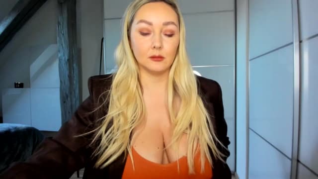 Gallery image thumbnail from Mi_Ha's myfreecams stream on, 11/19/2025, 14:35 image 10 of 20