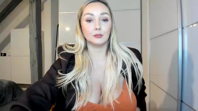 Gallery image thumbnail from Mi_Ha's myfreecams stream on, 11/19/2025, 16:56 image 5 of 20
