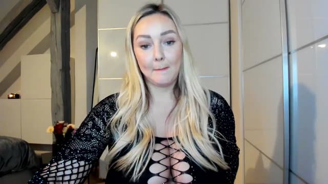 Gallery image thumbnail from Mi_Ha's myfreecams stream on, 11/22/2025, 16:43 image 11 of 20