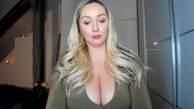 Gallery image thumbnail from Mi_Ha's myfreecams stream on, 11/25/2025, 08:23 image 18 of 20
