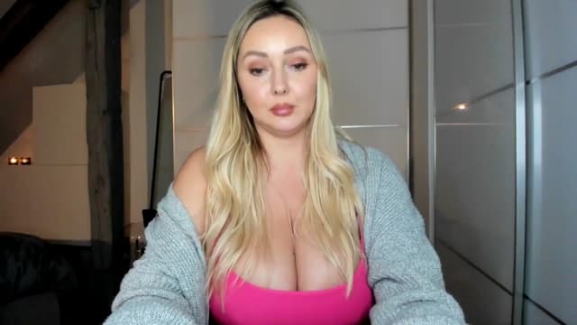 Gallery image thumbnail from Mi_Ha's myfreecams stream on, 11/28/2025, 18:06 image 10 of 20