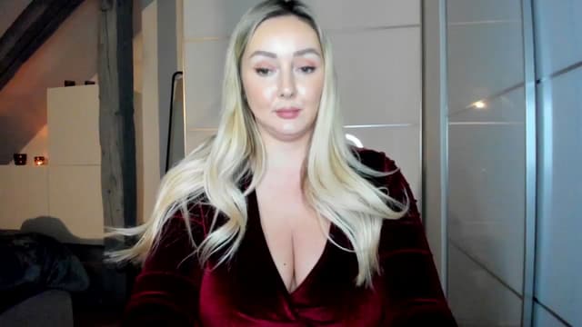 Gallery image thumbnail from Mi_Ha's myfreecams stream on, 12/01/2025, 17:03 image 2 of 20