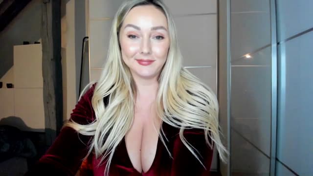 Gallery image thumbnail from Mi_Ha's myfreecams stream on, 12/01/2025, 18:35 image 12 of 20