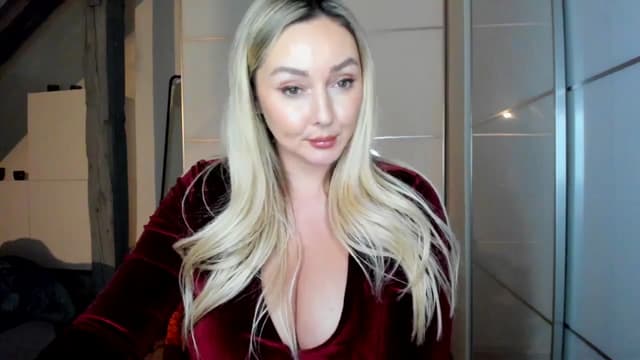 Gallery image thumbnail from Mi_Ha's myfreecams stream on, 12/01/2025, 18:35 image 17 of 20