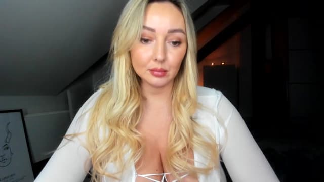 Gallery image thumbnail from Mi_Ha's myfreecams stream on, 12/30/2025, 16:48 image 1 of 20