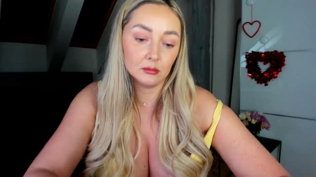 Gallery image thumbnail from Mi_Ha's myfreecams stream on, 02/04/2026, 14:37 image 15 of 20