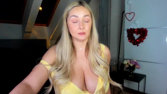 Gallery image thumbnail from Mi_Ha's myfreecams stream on, 02/04/2026, 17:39 image 6 of 20
