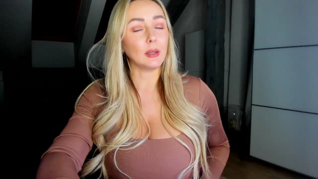 Gallery image thumbnail from Mi_Ha's myfreecams stream on, 02/20/2026, 19:21 image 11 of 20