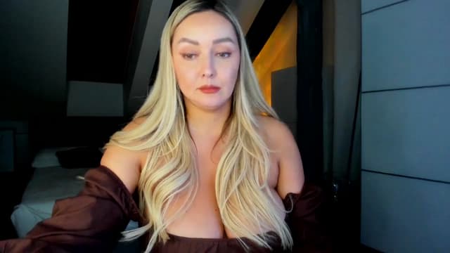 Gallery image thumbnail from Mi_Ha's myfreecams stream on, 04/13/2026, 20:37 image 14 of 20