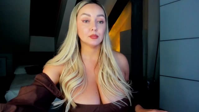 Gallery image thumbnail from Mi_Ha's myfreecams stream on, 04/13/2026, 20:37 image 15 of 20