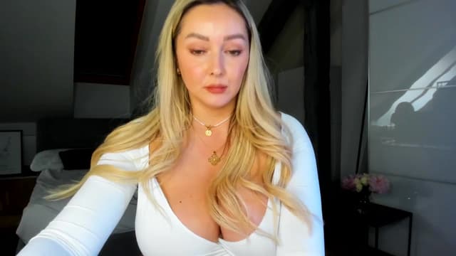 Gallery image thumbnail from Mi_Ha's myfreecams stream on, 04/21/2026, 10:58 image 6 of 20