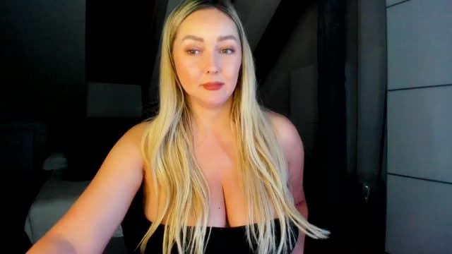 Gallery image thumbnail from Mi_Ha's myfreecams stream on, 04/23/2026, 21:01 image 15 of 20