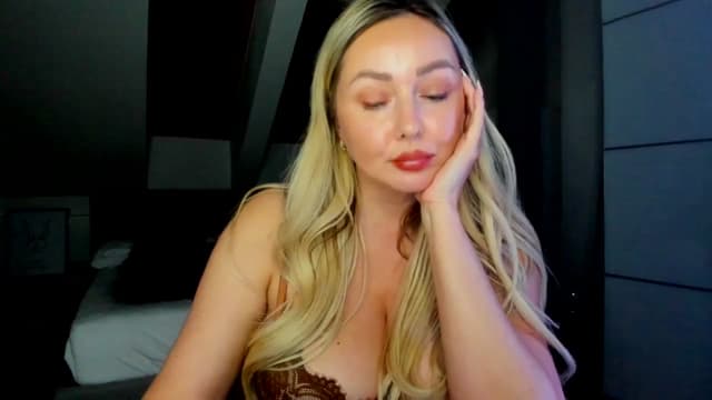 Gallery image thumbnail from Mi_Ha's myfreecams stream on, 04/29/2026, 20:39 image 12 of 20