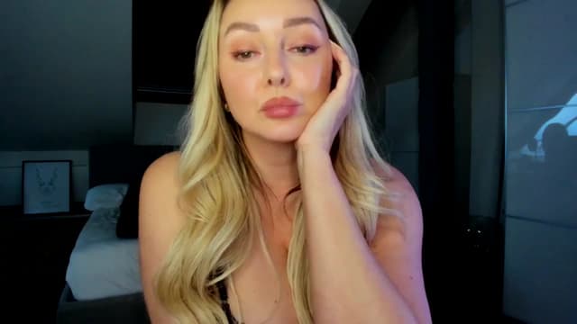 Gallery image thumbnail from Mi_Ha's myfreecams stream on, 04/30/2026, 16:41 image 18 of 20