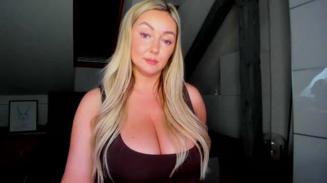 Gallery image thumbnail from Mi_Ha's myfreecams stream on, 06/01/2026, 15:37 image 13 of 20