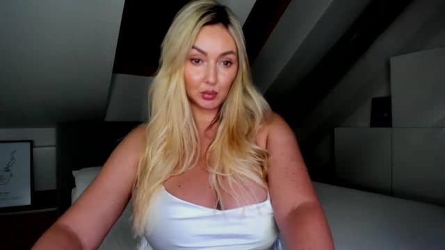 Gallery image thumbnail from Mi_Ha's myfreecams stream on, 07/07/2026, 14:24 image 6 of 20