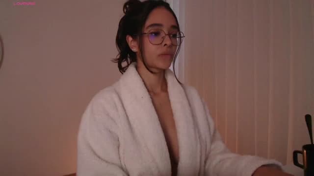 Gallery image thumbnail from Mish_'s myfreecams stream on, 12/19/2025, 16:07 image 7 of 20