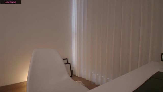 Gallery image thumbnail from Mish_'s myfreecams stream on, 12/21/2025, 18:27 image 10 of 20