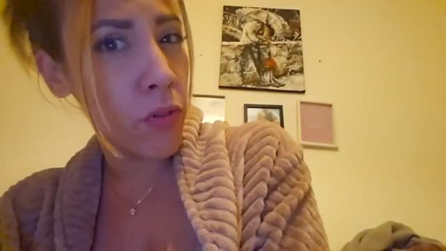 Gallery image thumbnail from MissJ's myfreecams stream on, 06/19/2024, 22:57 image 6 of 20
