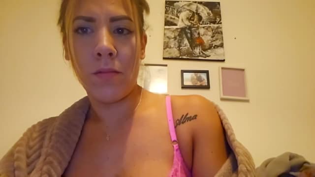 Gallery image thumbnail from MissJ's myfreecams stream on, 06/19/2024, 22:57 image 12 of 20