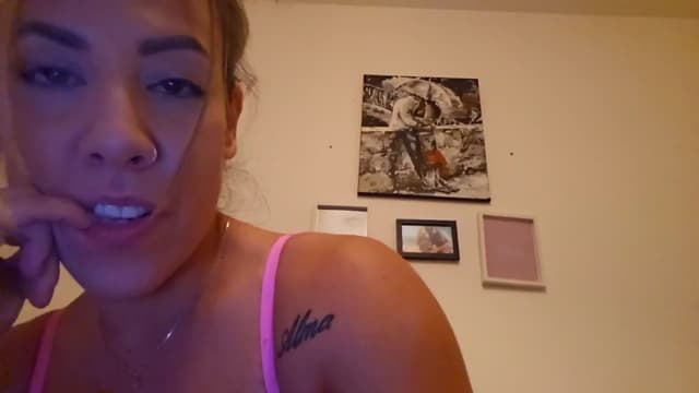 Gallery image thumbnail from MissJ's myfreecams stream on, 06/19/2024, 23:37 image 11 of 20