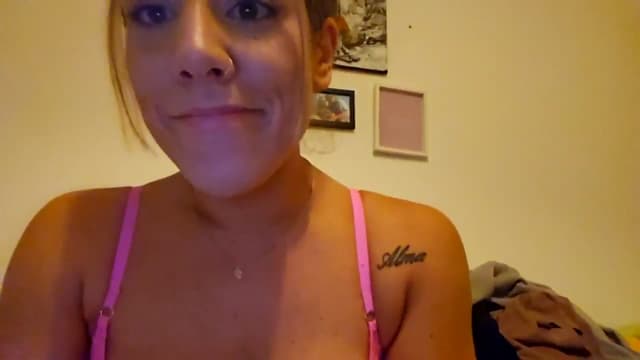 Gallery image thumbnail from MissJ's myfreecams stream on, 06/20/2024, 24:23 image 9 of 20