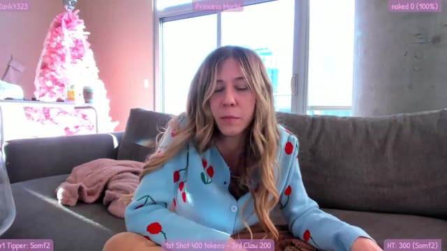 Gallery image thumbnail from Mochi's myfreecams stream on, 12/15/2022, 18:27 image 8 of 20