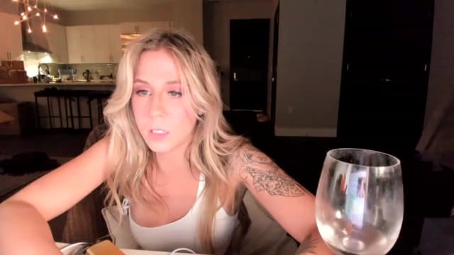 Gallery image thumbnail from Mochi's myfreecams stream on, 05/18/2023, 08:33 image 5 of 20