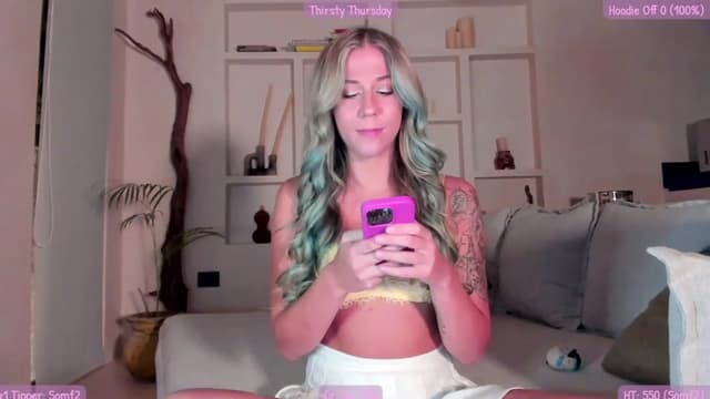 Gallery image thumbnail from Mochi's myfreecams stream on, 08/18/2023, 02:40 image 11 of 20