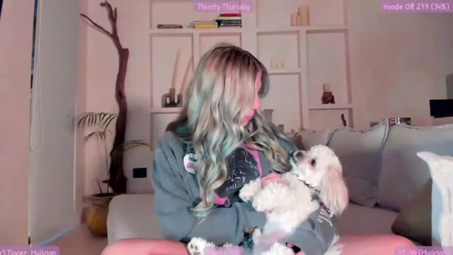 Gallery image thumbnail from Mochi's myfreecams stream on, 08/18/2023, 02:40 image 4 of 20