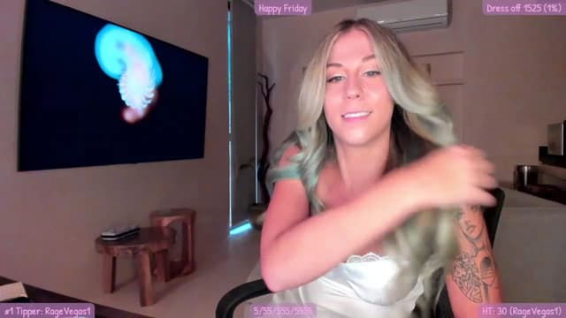 Gallery image thumbnail from Mochi's myfreecams stream on, 08/26/2023, 24:01 image 5 of 20