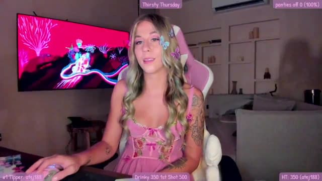 Gallery image thumbnail from Mochi's myfreecams stream on, 09/15/2023, 01:11 image 19 of 20