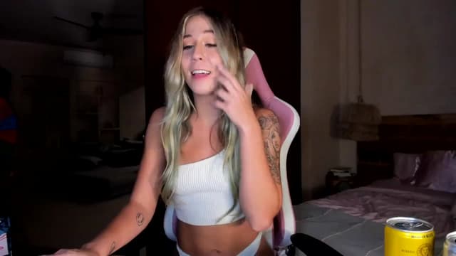 Gallery image thumbnail from Mochi's myfreecams stream on, 09/17/2023, 02:44 image 13 of 20