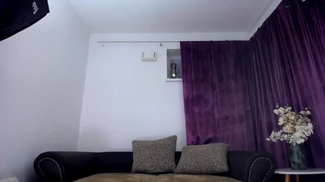 Gallery image thumbnail from NIVEA's myfreecams stream on, 11/15/2025, 18:17 image 10 of 20