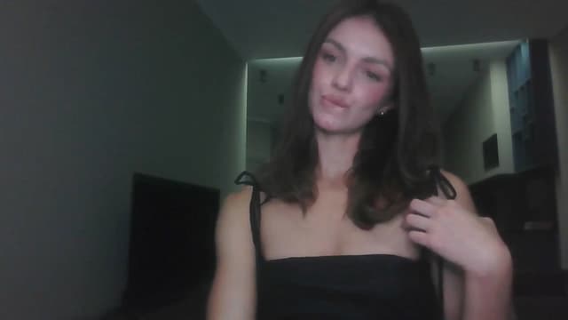 Gallery image thumbnail from Nerdi's myfreecams stream on, 07/10/2025, 22:21 image 3 of 20