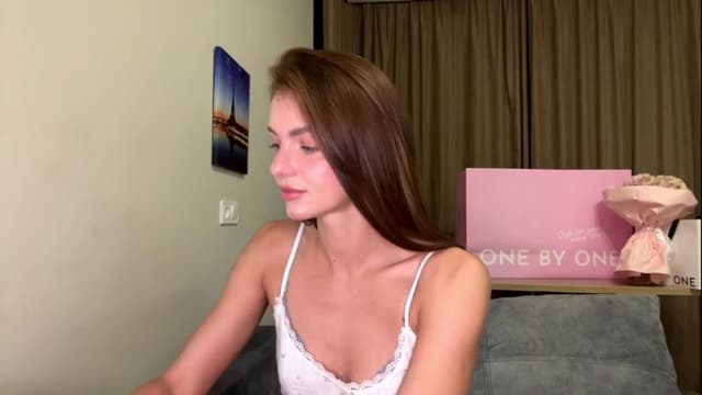 Gallery image thumbnail from Nerdi's myfreecams stream on, 08/08/2025, 20:29 image 9 of 20