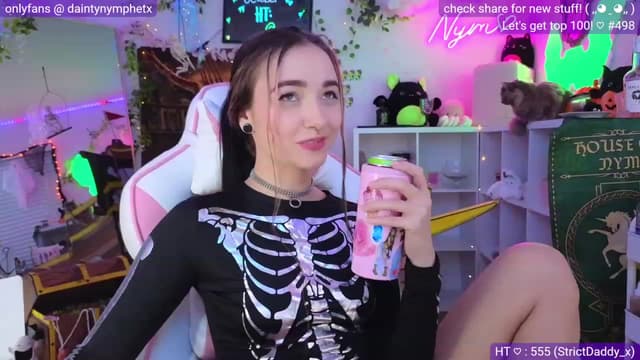 Gallery image thumbnail from Nym_x's myfreecams stream on, 10/02/2023, 04:23 image 2 of 20