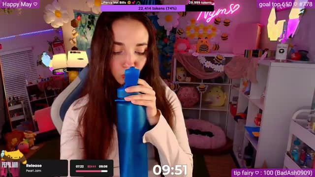 Gallery image thumbnail from Nym_x's myfreecams stream on, 05/10/2026, 03:22 image 9 of 20