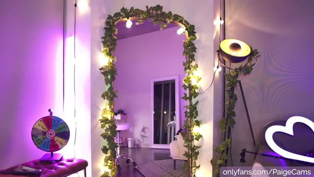 Gallery image thumbnail from Paige's myfreecams stream on, 02/05/2023, 07:15 image 14 of 20