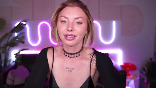 Gallery image thumbnail from Paige's myfreecams stream on, 08/17/2023, 03:59 image 4 of 20