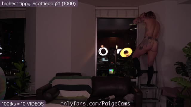 Gallery image thumbnail from Paige's myfreecams stream on, 10/28/2023, 04:16 image 6 of 20