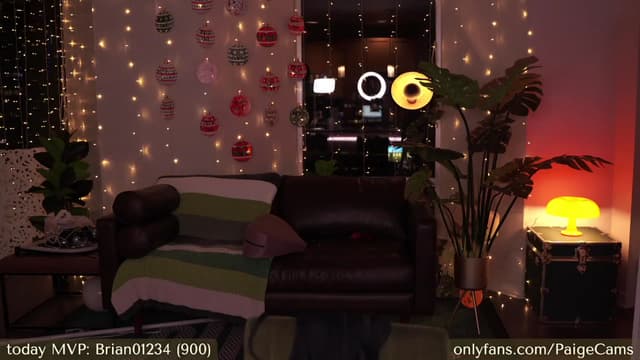 Gallery image thumbnail from Paige's myfreecams stream on, 12/30/2023, 03:36 image 7 of 20