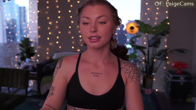 Gallery image thumbnail from Paige's myfreecams stream on, 01/09/2024, 24:31 image 10 of 20