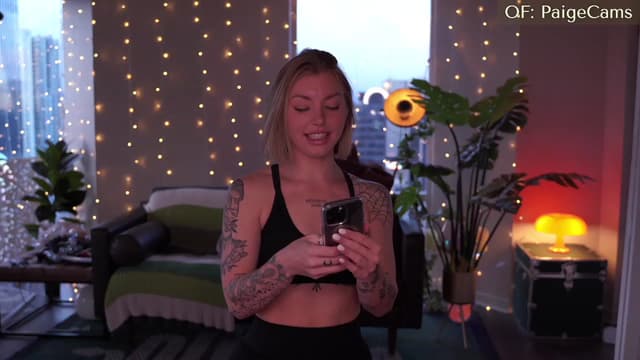 Gallery image thumbnail from Paige's myfreecams stream on, 01/12/2024, 23:57 image 7 of 20