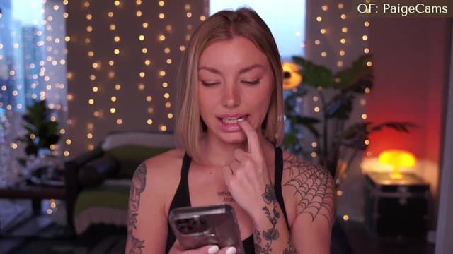 Gallery image thumbnail from Paige's myfreecams stream on, 01/12/2024, 23:57 image 15 of 20