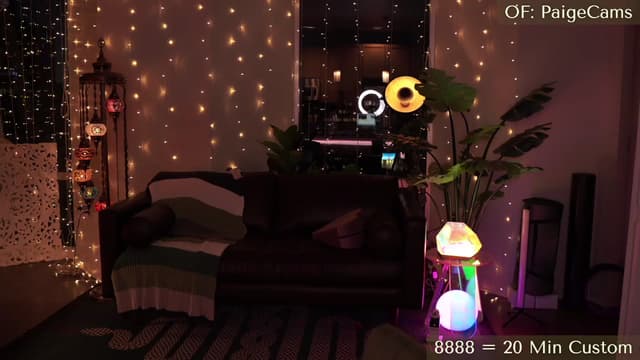 Gallery image thumbnail from Paige's myfreecams stream on, 01/29/2024, 02:19 image 8 of 20