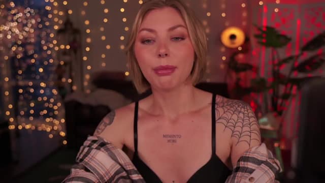 Gallery image thumbnail from Paige's myfreecams stream on, 04/19/2024, 02:56 image 2 of 20