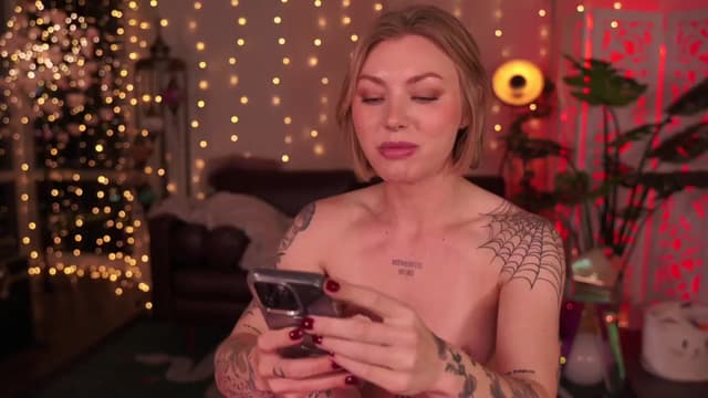 Gallery image thumbnail from Paige's myfreecams stream on, 04/19/2024, 05:34 image 11 of 20